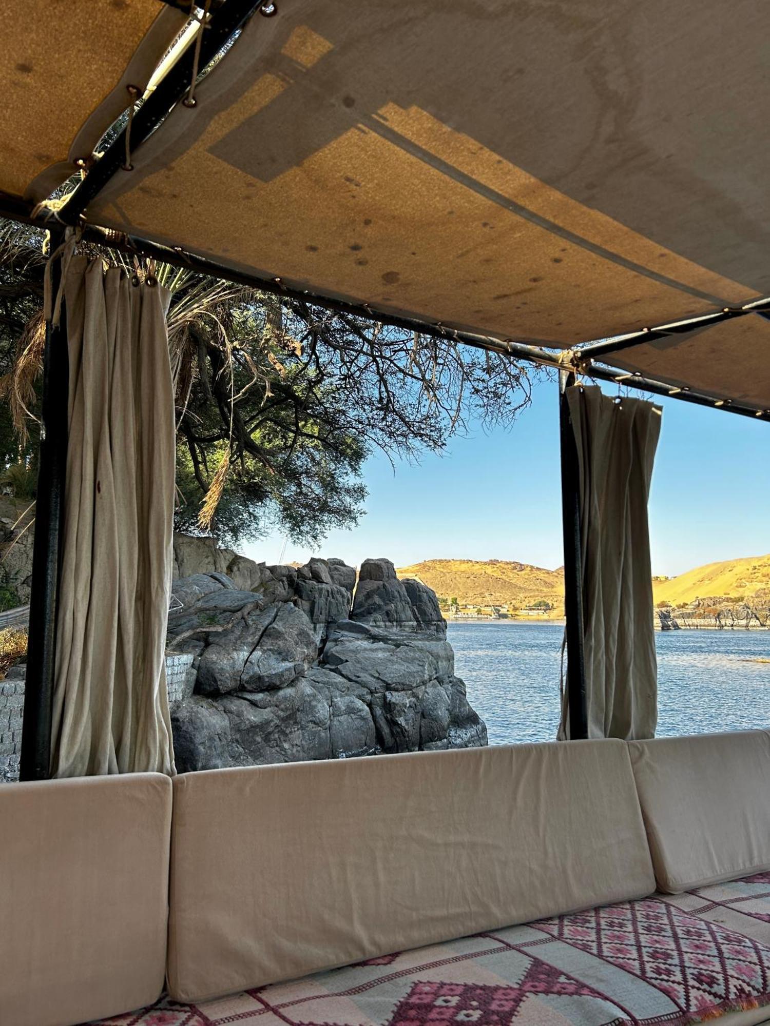 Houseboat Hotel And Nile Cruises Zainoba อัสวาน ภายนอก รูปภาพ