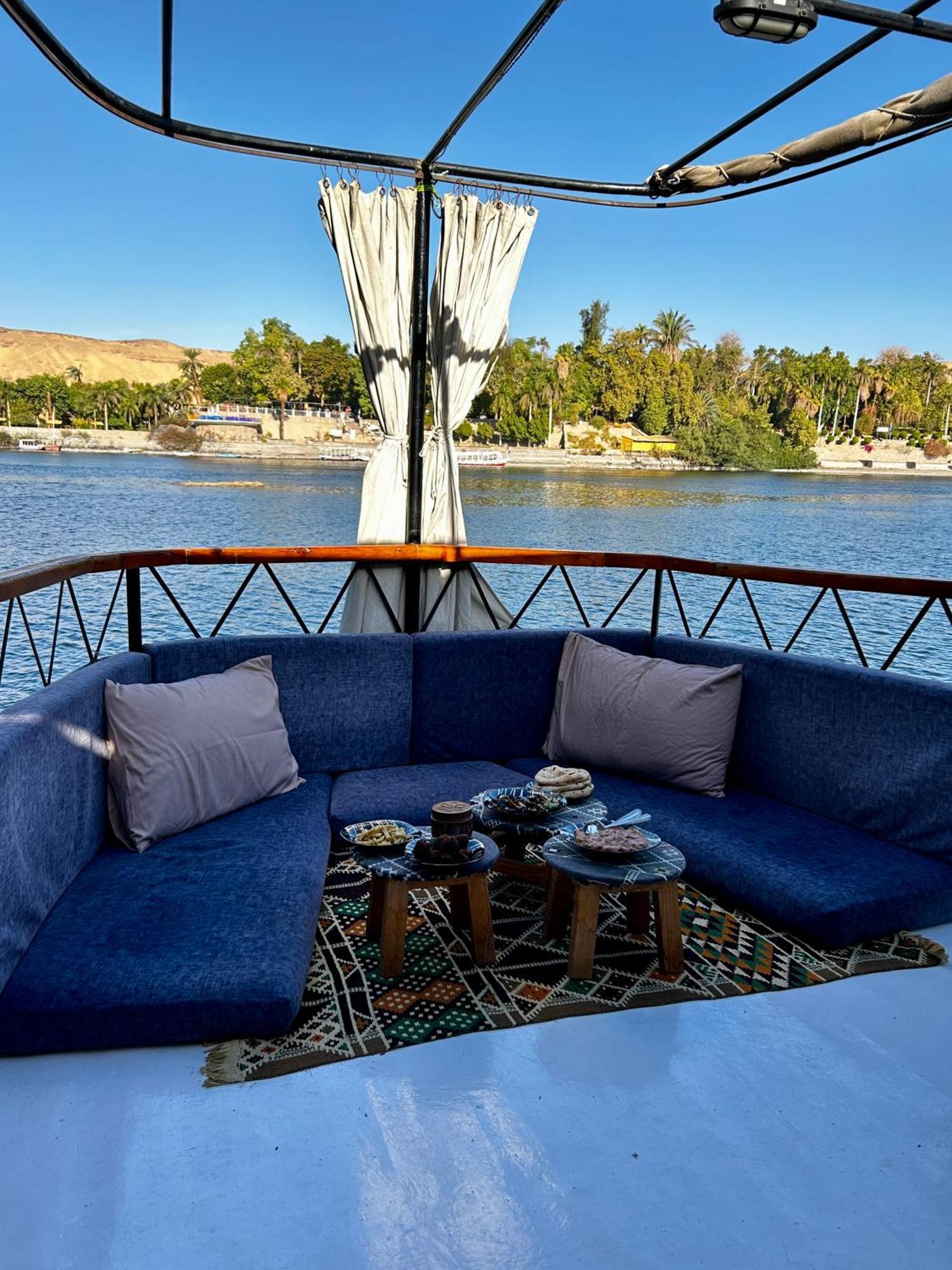 Houseboat Hotel And Nile Cruises Zainoba อัสวาน ภายนอก รูปภาพ